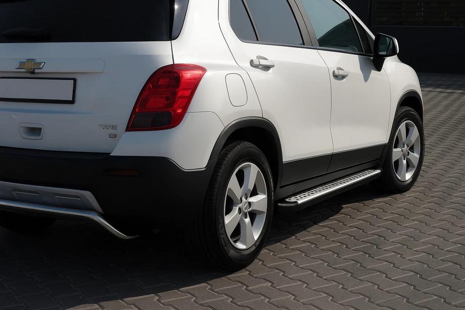 Chevrolet Trax 2012-2023 Marchepieds Latéraux OEM V2 (2 pcs, Aluminium) Image