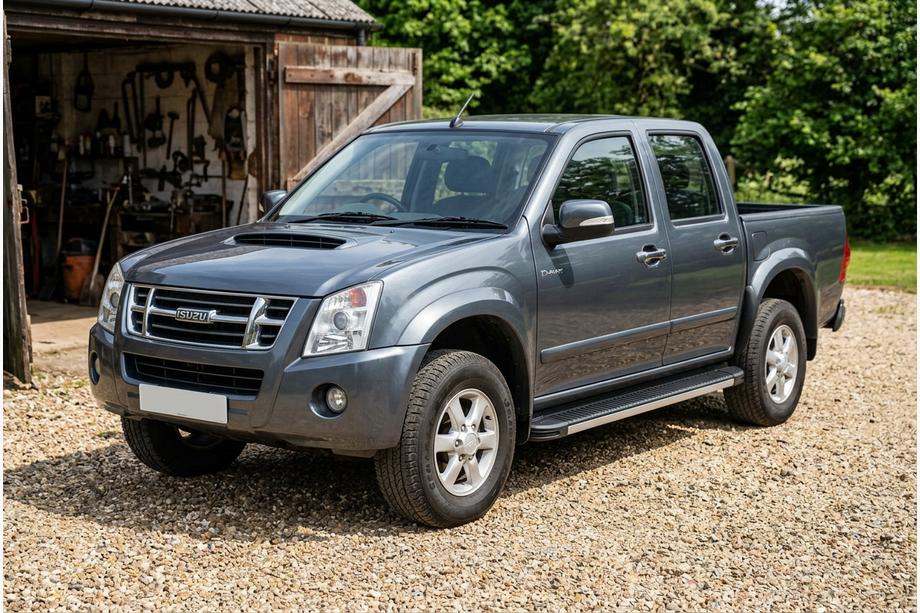 Isuzu D-Max 2002-2011 Marchepieds Latéraux Maya V1 (2007-2012, 2 pcs, Aluminium) Image