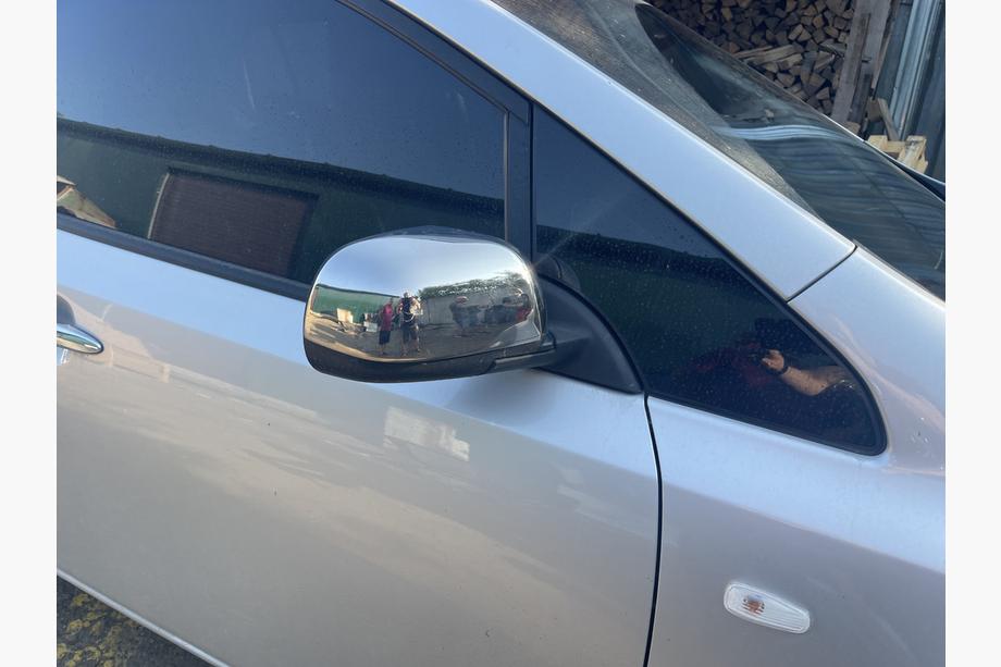 Nissan Leaf 2010-2017 Coques de Rétroviseurs (2 pcs, Acier Inoxydable) Carmos - Acier Inoxydable Turc Image