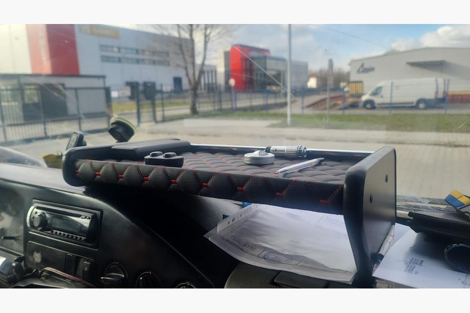 Volkswagen LT 1995-2006 Tablette de tableau de bord (Noir avec surpiqûre rouge) Image