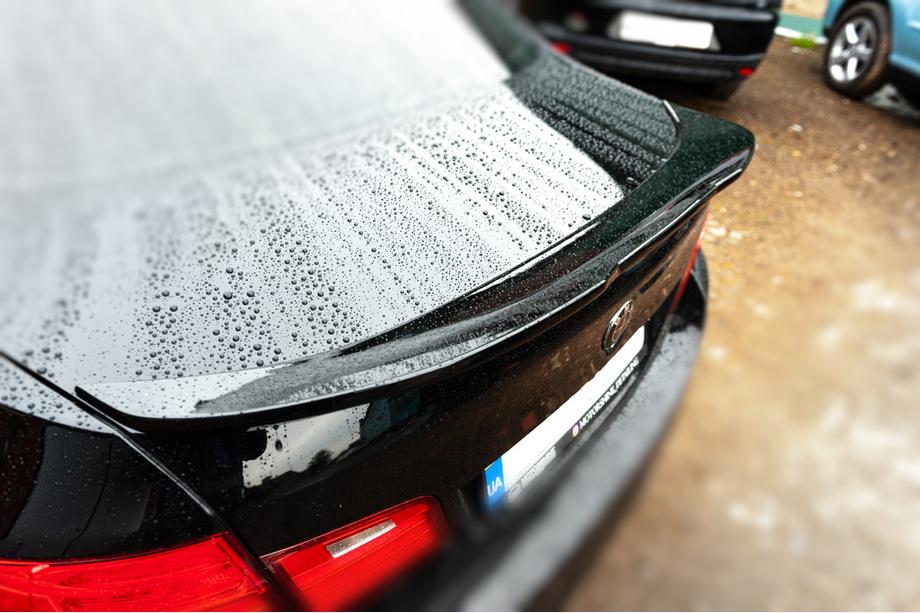 BMW 5 Series F10/F11 2010–2016 Aileron LIP V3 (1234 Upgrade, Noir) Photo 1