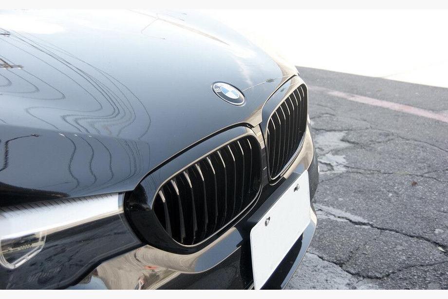 BMW Série 5 G30/G31 2017–2023 Grilles de calandre 1 Barre (2017-2020, Noir Brillant) Image
