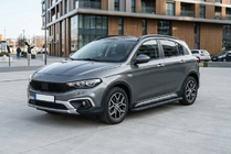 Fiat Tipo Cross 2021- Marchepieds Latéraux Bosphorus Black (2 pcs, Aluminium) photo 1