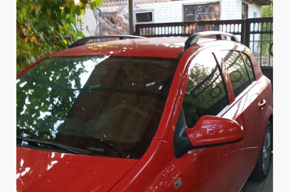 Opel Astra H 2004-2013 Barres de toit en aluminium (HB, noires) Image