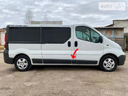Renault Trafic 2001–2015 Moulure de porte d'origine d'occasion (R2) photo 1