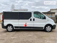 Renault Trafic 2001–2015 Moulure de porte d'origine d'occasion (R3) photo 1
