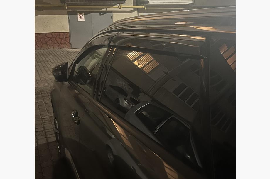 Peugeot 5008 2016-2023 Déflecteurs de Vitres avec Moulure Chromée (4 pcs, Niken) Photo 3