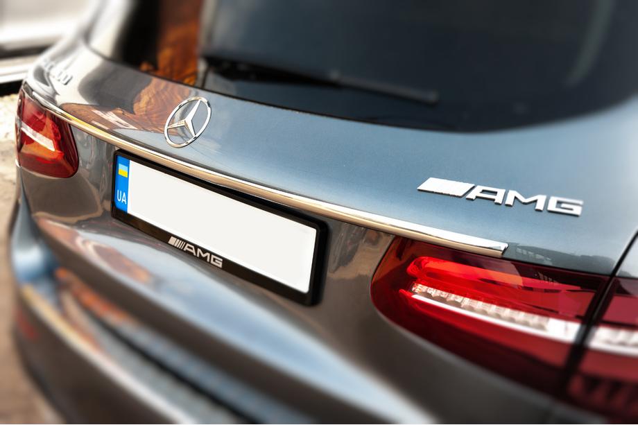 Mercedes GLC X253 2015-2022 Baguette chromée au-dessus de la plaque d'immatriculation (inox) Image