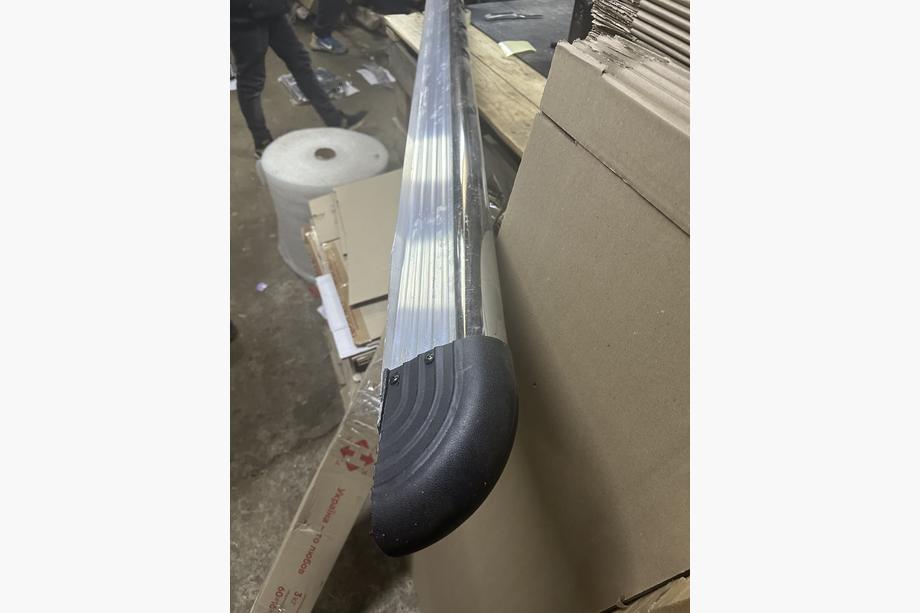 Renault Master 1998-2010 Promotion ! Marchepieds latéraux sans supports 353cm (2 pcs) Image