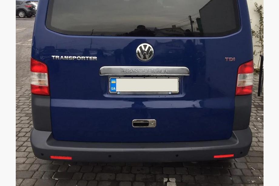 Volkswagen T5 Transporter 2003-2010 Baguette chromée au-dessus de la plaque d'immatriculation pour hayon (avec inscription, inox) Carmos - Acier Inoxydable Turc Photo 1
