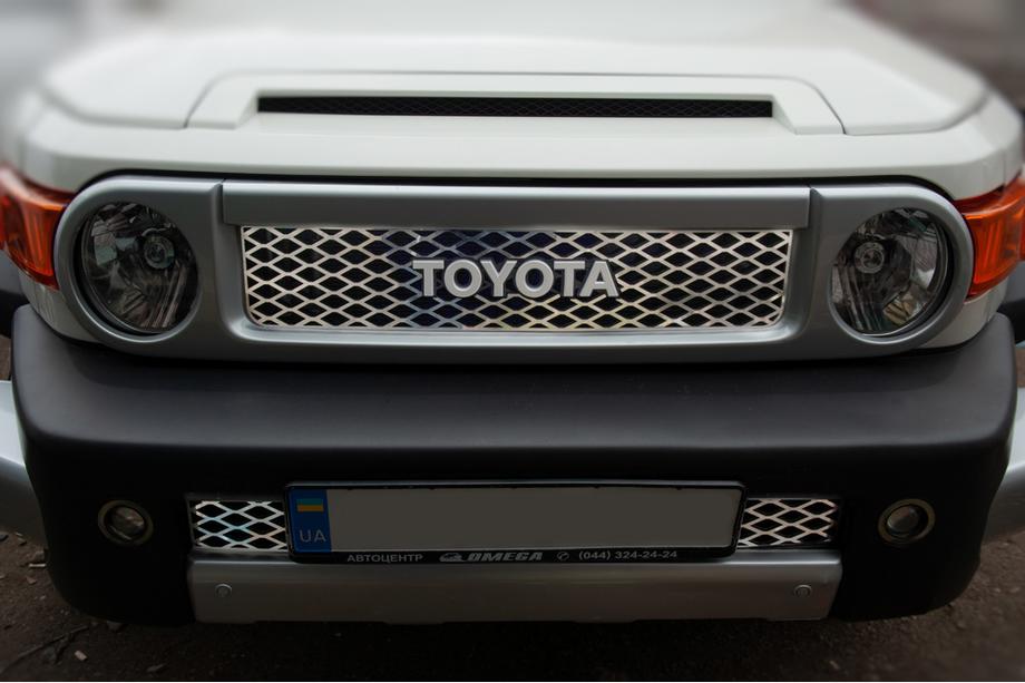 Toyota FJ Cruiser 2006-2022 Couvre-calandre chromés (acier inoxydable) Image