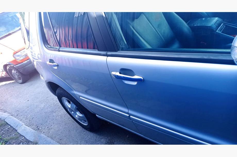 Mercedes ML W163 1997-2005 Couvre-poignées Chromés (4 pcs) OmsaLine - Inox Italien Photo 3