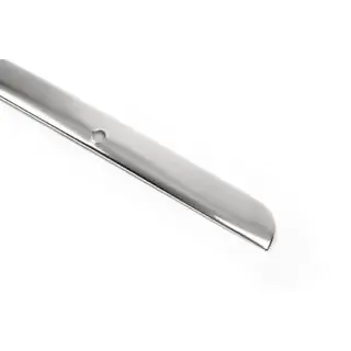 Baguette chromée au-dessus de la plaque d'immatriculation (inox) photo 3